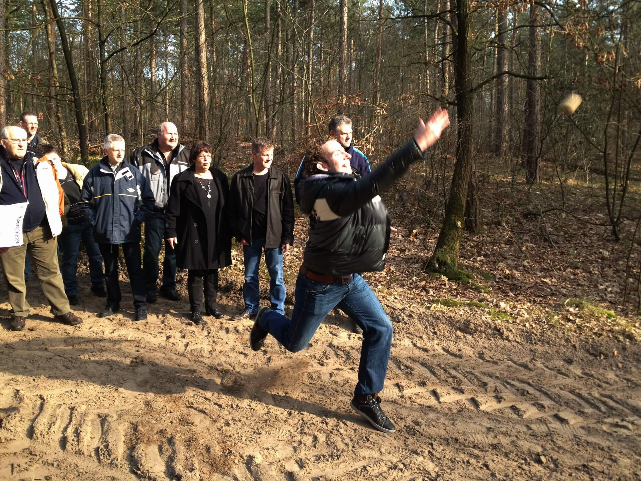 Klootschieten handboogschieten en lunch